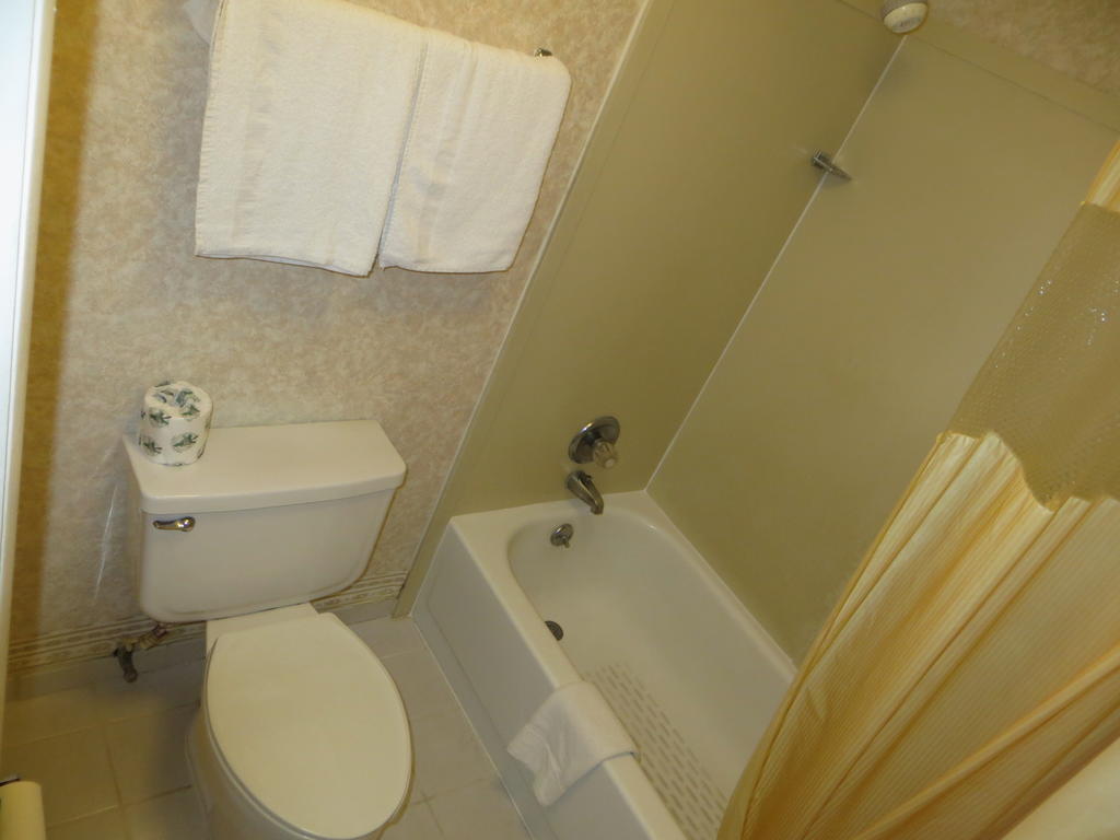 Days Inn By Wyndham Andalusia Bilik gambar