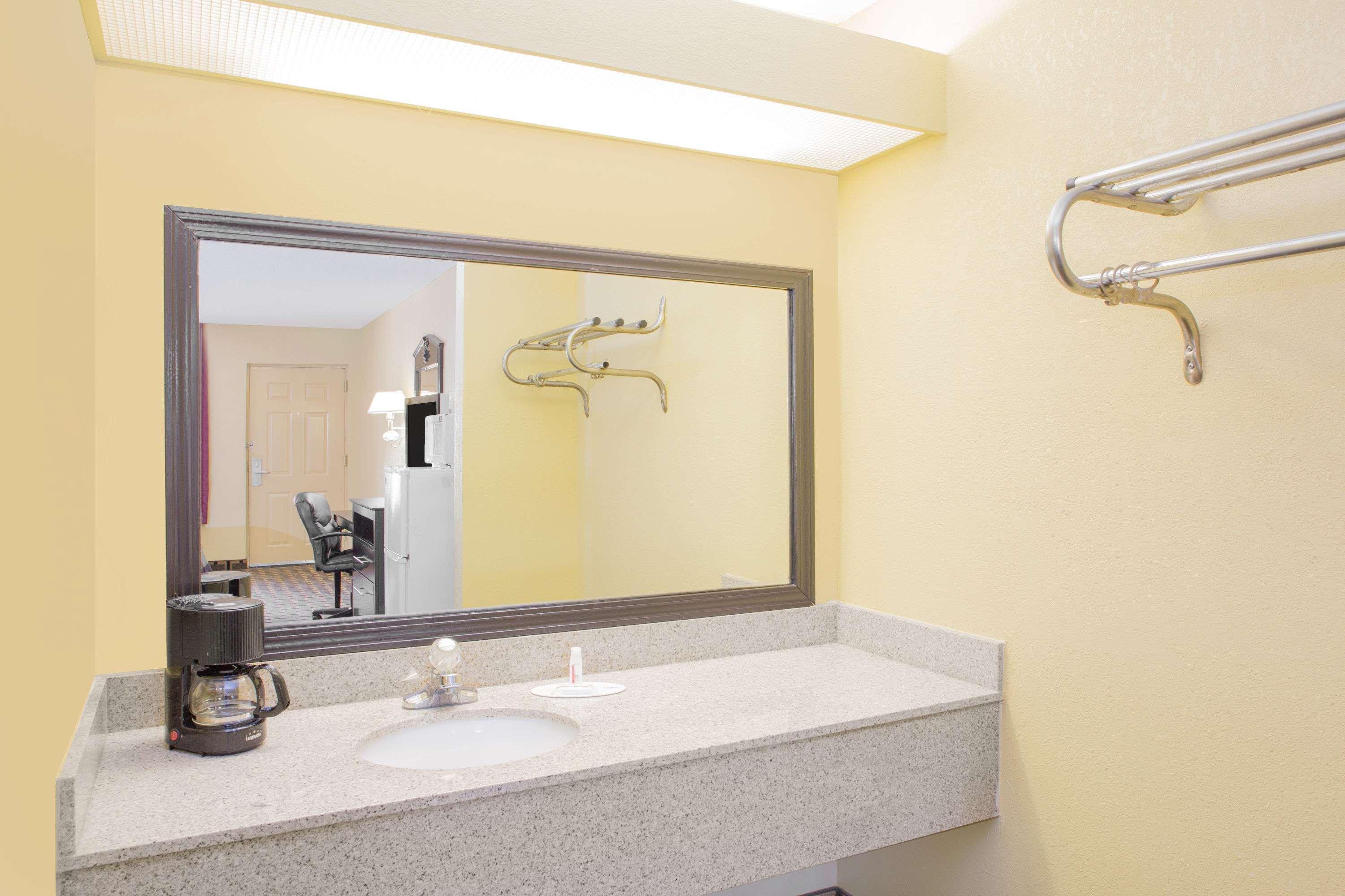 Days Inn By Wyndham Andalusia Luaran gambar